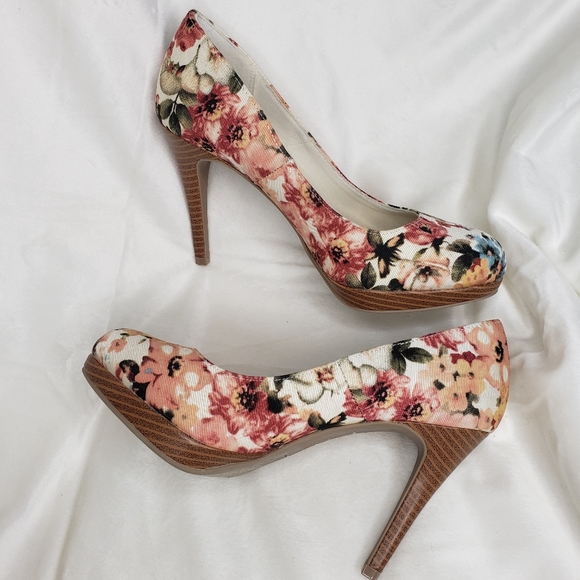 Christian Siriano Payless 6 Floral Fabric Heels - Picture 11 of 15